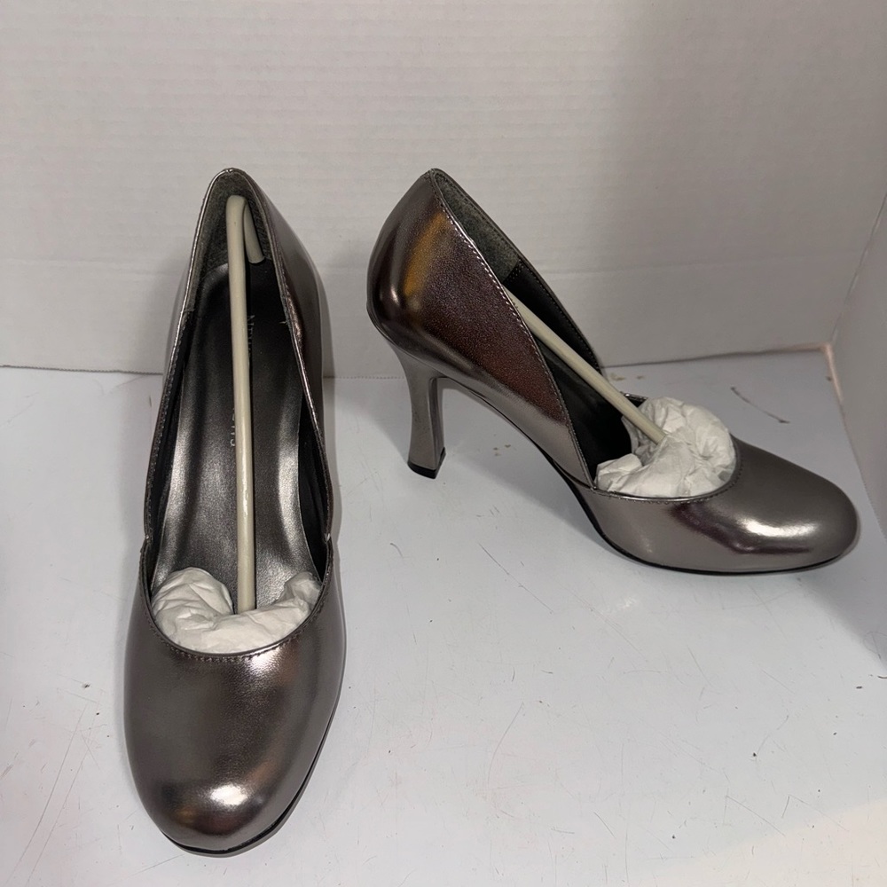 Shiny Silver Newport News Heels